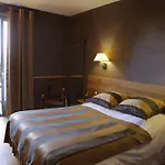 ホテル Restaurant Du Barrez Logis Mur-de-Barrez