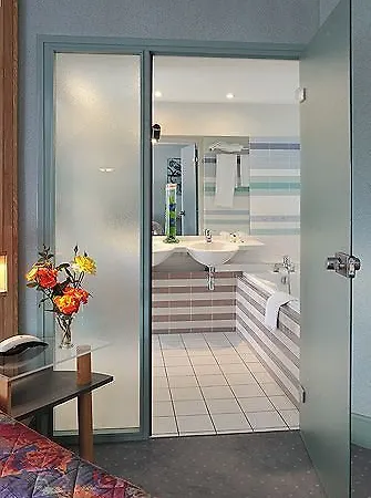 Hotel Logis Du Barrez 3*