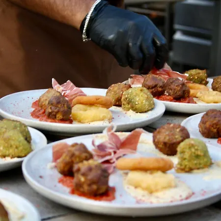 Restaurant Du Barrez Logis Mur-de-Barrez