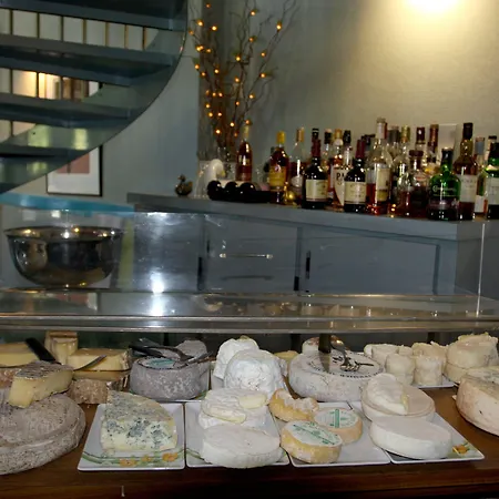 Restaurant Du Barrez Logis Mur-de-Barrez