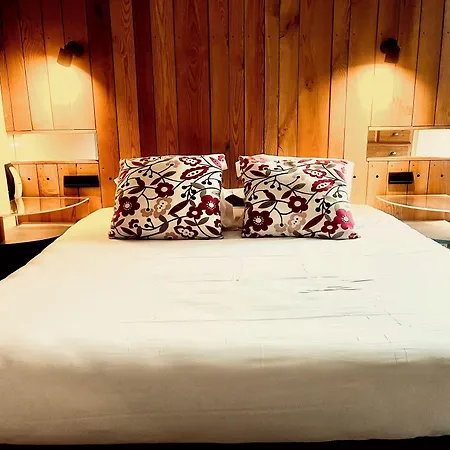 Hotell Restaurant Du Barrez Logis 3*