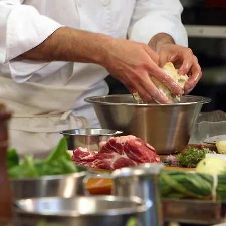 Hotel Restaurant Du Barrez Logis Mur-de-Barrez